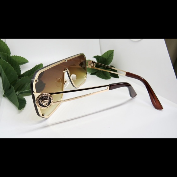 Oversized Sunglasses - Picture 2 of 15